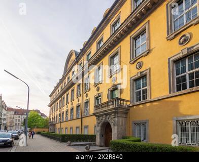 München, München: Hauptgebäude Königinstraße 107 der Münchener Rückversicherungs-Gesellschaft Aktiengesellschaft in München (Münchener Rück, Münchener Rück) Stockfoto