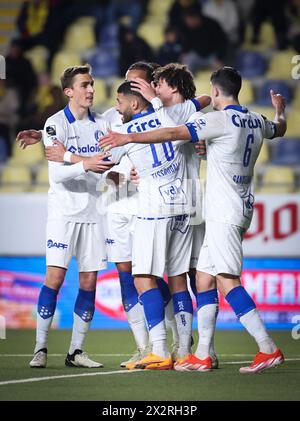 Sint Truiden, Belgien. April 2024. Gent's Tarik Tissoudali feiert, nachdem er am Dienstag, den 23. April 2024, in Sint-Truidense VV und KAA Gent bei einem Fußball-Spiel zwischen Sint-Truiden am 5. Tag (von 10) der Europa-Play-offs der ersten Liga der „Jupiler Pro League“ 2023-2024 in der belgischen Meisterschaft einen Treffer erzielte. BELGA PHOTO VIRGINIE LEFOUR Credit: Belga News Agency/Alamy Live News Stockfoto