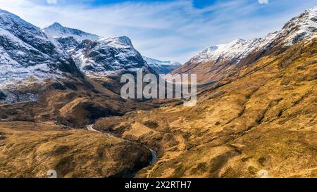 Großbritannien, Schottland, Ballachulish, Luftaufnahme der A82-Straße durch Glencoe Stockfoto