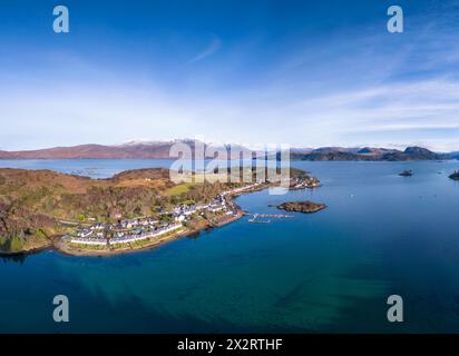 Großbritannien, Schottland, Plockton, aus der Vogelperspektive des Dorfes am Ufer von Loch Carron Stockfoto