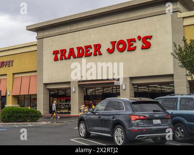 Ein kürzlich umgestalteter und erweiterter Trader Joes in Modesto, Kalifornien, USA Stockfoto