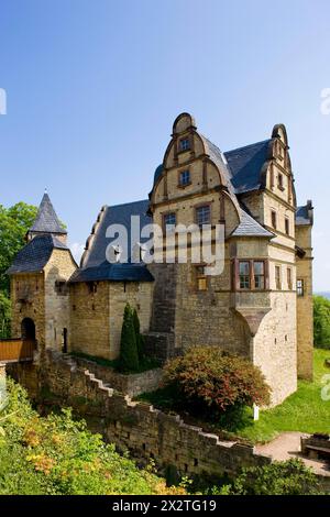 Das Oberschloss Kranichfeld ist eine Renaissance-Burg des ehemaligen Fürstenhauses Reuss, oberhalb der Stadt Kranichfeld in Thüringen, die entstanden ist Stockfoto