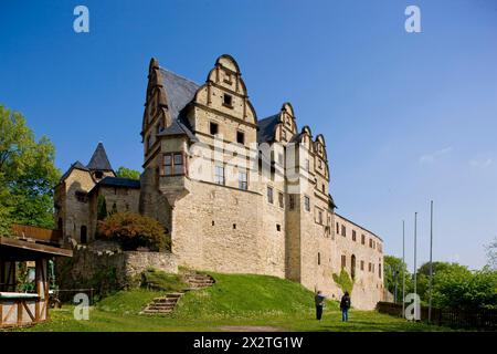 Das Oberschloss Kranichfeld ist eine Renaissance-Burg des ehemaligen Fürstenhauses Reuss, oberhalb der Stadt Kranichfeld in Thüringen, die entstanden ist Stockfoto