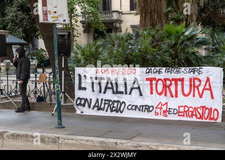 Rom, Rm, Italien. April 2024. Banner, das von Anarchisten gegen das 41-bis-Regime in der Nähe des Justizministeriums in Rom gezeigt wird (Foto: © Matteo Nardone/Pacific Press via ZUMA Press Wire), NUR REDAKTIONELLE VERWENDUNG! Nicht für kommerzielle ZWECKE! Stockfoto