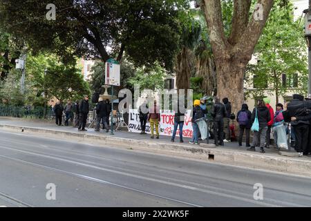 Rom, Rm, Italien. April 2024. Banner, das von Anarchisten gegen das 41-bis-Regime in der Nähe des Justizministeriums in Rom gezeigt wird (Foto: © Matteo Nardone/Pacific Press via ZUMA Press Wire), NUR REDAKTIONELLE VERWENDUNG! Nicht für kommerzielle ZWECKE! Stockfoto