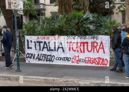 Rom, Italien. April 2024. Banner von Anarchisten gegen das 41-bis-Regime in der Nähe des Justizministeriums in Rom (Foto: Matteo Nardone/Pacific Press/SIPA USA) Credit: SIPA USA/Alamy Live News Stockfoto