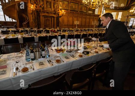 09.02.2024, Bremen, Bremen, Deutschland - Tischset zur 480. Schaffermahlzeit im Oberen Rathaus. Jedes Jahr, fast 500 Jahre lang, 100 Kapitäne, Stockfoto