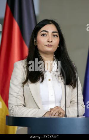 05.02.2024, Berlin, Deutschland - Staatsminister Reem Alabali-Radovan bei einer Pressekonferenz im Bundeskanzleramt. 00R240205D030CAROEX.JPG [MODELL Stockfoto