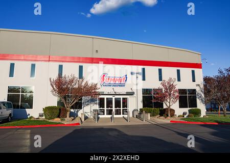 Sparks, Usa. April 2024. Eine allgemeine Ansicht des Summit Racing Equipment Stores. Summit Racing Equipment ist ein Automobilzulieferer mit vier Einzelhandelsgeschäften und Vertriebszentren in den USA. Quelle: SOPA Images Limited/Alamy Live News Stockfoto