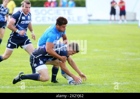 MOSKAU - JUNI 30: Mannschaften nehmen am 30. Juni 2012 in Moskau, Russland, an der zweiten Etappe der Europameisterschaft im Rugby-7 im Sportkomplex Luschniki Teil. Stockfoto