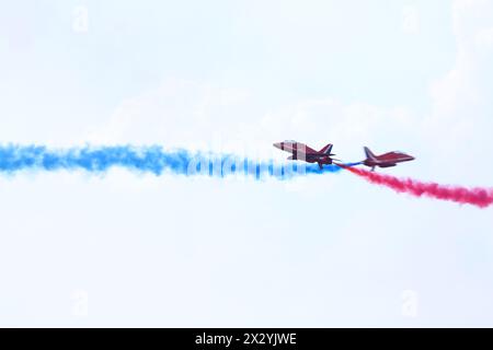 SCHUKOWSKI - 12. AUGUST: Zwei britische Piloten auf der Flugschau zum 100. Jahrestag der russischen Luftstreitkräfte am 12. August 2012 in Schukowski, Region Moskau, Stockfoto