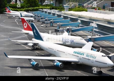 ISTANBUL - 4. JULI: Atatürk International Airport im Miniaturk Museum, am 4. Juli 2012 in Istanbul, Türkei. Territorium des Miniaturk-Museums - 40 Tausend Stockfoto