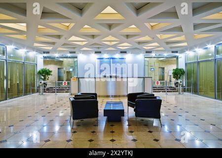 Leere Lobby im Bürogebäude Stockfoto