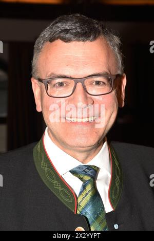 Dr. Florian Herrmann, MDL, Leiter der Bayer. Staatskanzlei und Staatsminister München 23.04.2024 Hofbraeuhaus -Hofbraeu Maibock Anstich Muenchen *** Dr. Florian Herrmann, MDL, Leiter der Bayerischen Staatskanzlei und Staatsminister München 23 04 2024 Hofbraeuhaus Hofbraeu Maibock bei München Stockfoto