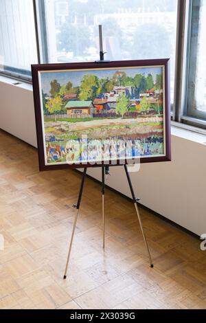 MOSKAU - 14. JUN: Ölgemälde eines unbekannten Autors mit Landlandschaft am 14. Juni 2007 in Moskau, Russland. Stockfoto