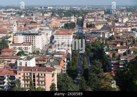 Piazza della Repubblica und Viale Vittorio Emanuele II in Citta Bassa (Unterstadt) in Bergamo, Provinz Bergamo, Lombardei, Italien © Wojciech Strozyk Stockfoto