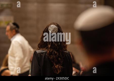 Buenos Aires, Argentinien. April 2024. Die jüdische Gemeinde Amichai feiert einen gemeinsamen Seder-Abend in der zweiten Nacht des Passahs. Quelle: Guido Piotrkowski/dpa/Alamy Live News Stockfoto