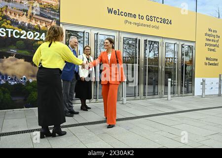 Stockholm, Schweden. April 2024. Schwedens Kronprinzessin Victoria kommt am 24. April 2024 auf der Global Sustainable Tourism Conference im Cirkus in Stockholm an.Foto: Anders Wiklund/TT/Code 10040 Credit: TT News Agency/Alamy Live News Stockfoto