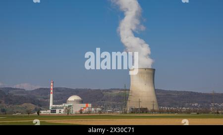 Leibstadt, Schweiz - 20. März 2022: Das AKW Leibstadt unmittelbar an der Grenze zum deutschen Bundesland Baden-Württemberg und der Stadt Waldshut-Tie Stockfoto