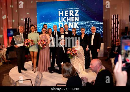 Hans-Reiner Schröder, Verona Pooth, Susanna Zsoter, Vince Ebert, Elena Uhlig, Carsten Frederik Buchert und Heinz Spengler bei der Verleihung des Feli Stockfoto