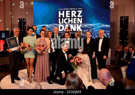 Hans-Reiner Schröder, Verona Pooth, Susanna Zsoter, Vince Ebert, Elena Uhlig, Carsten Frederik Buchert und Heinz Spengler bei der Verleihung des Feli Stockfoto