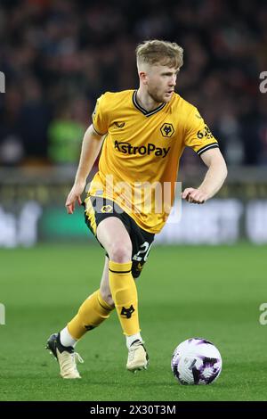 WOLVERHAMPTON, ENGLAND - 20. APRIL: Tommy Doyle von Wolverhampton Wanderers während des Premier League-Spiels zwischen Wolverhampton Wanderers und Arsenal FC am 20. April 2024 in Molineux in Wolverhampton, England. (Foto: MB Media/MB Media) Stockfoto