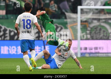 Der Beijing Guoan Football Club besiegte den Qingdao West Coast Football Club mit 4-1 in der siebten Runde der Chinesischen Super League (CSL) 2024 in Peking. Stockfoto