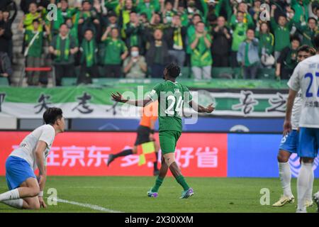 Der Beijing Guoan Football Club besiegte den Qingdao West Coast Football Club mit 4-1 in der siebten Runde der Chinesischen Super League (CSL) 2024 in Peking. Stockfoto