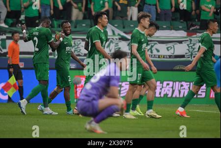 Der Beijing Guoan Football Club besiegte den Qingdao West Coast Football Club mit 4-1 in der siebten Runde der Chinesischen Super League (CSL) 2024 in Peking. Stockfoto