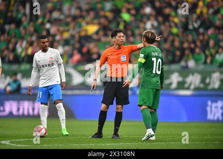 Der Beijing Guoan Football Club besiegte den Qingdao West Coast Football Club mit 4-1 in der siebten Runde der Chinesischen Super League (CSL) 2024 in Peking. Stockfoto