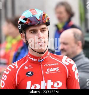 Pascal Eenkhoorn vor dem Start des Amstel Gold Race 2024 Stockfoto