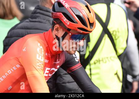 Tom Pidcock (Ineos Grenadiers) vor dem Start des Amstel Gold Race 2024 Stockfoto