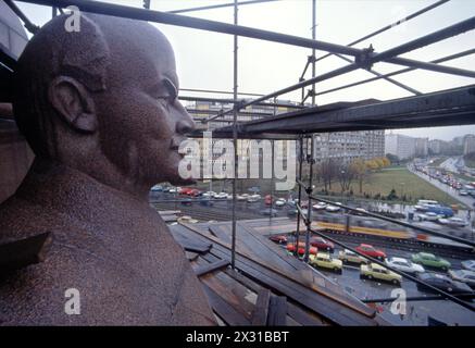 Lenin, 22.4.1870 - 21.1,1924, russischer Politiker, Demontage des Lenindenkmals, ADDITIONAL-RIGHTS-CLEARANCE-INFO-NOT-AVAILABLE Stockfoto