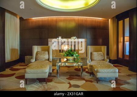 Entspannen Sie sich im Beverly Hills Hotel am Sunset Boulevard in Beverly Hills. Das Beverly Hills Hotel ist ein berühmtes Hotel in Los Angeles, Stockfoto