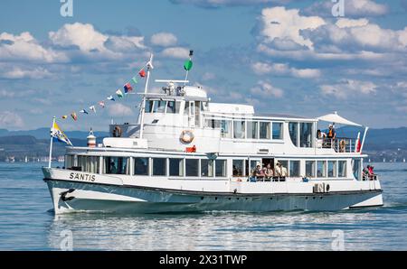 Die MS Säntis der Schweizerischen Bodensee Schifffahrt fährt in den Hafen von Romanshorn im Kanton Thurgau ein. (Romanshorn, Schweiz, 21.08.2023) Stockfoto