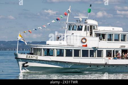 Die MS Säntis der Schweizerischen Bodensee Schifffahrt fährt in den Hafen von Romanshorn im Kanton Thurgau ein. (Romanshorn, Schweiz, 21.08.2023) Stockfoto