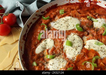 Herzhafte Skillet Lasagna: One-Pot Comfort Food Delight Stockfoto