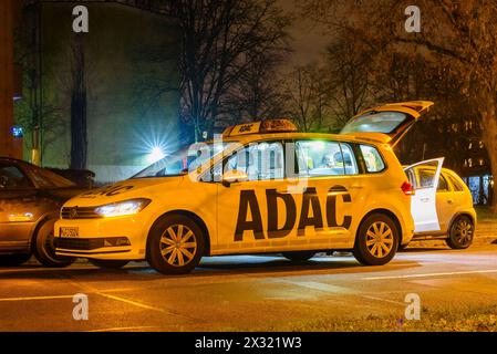 ADAC Pannenhilfe nachts, Pannenhilfe nachts Stockfoto