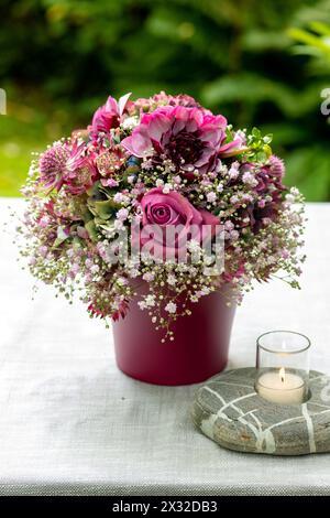 Botanik, runder herbstlicher Blumenstrauß, VORSICHT! FÜR DIE VERWENDUNG VON GREETINGCARD/POSTKARTEN IN DEUTSCHSPRACHIGEN LÄNDERN GELTEN MÖGLICHERWEISE BESTIMMTE EINSCHRÄNKUNGEN Stockfoto