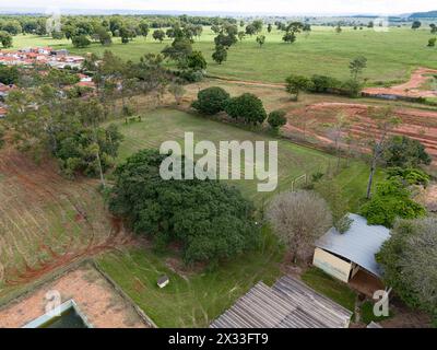 Itaja, Goias, Brasilien - 04 13 2024: Luftbild des Itaja Turis Clube Panoramas Stockfoto