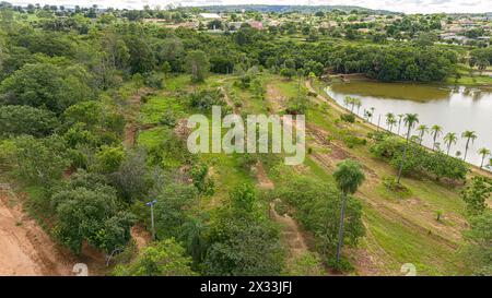 Itaja, Goias, Brasilien 04 10 2024: Luftbild des natürlichen Natursees der Stadt itaja Stockfoto