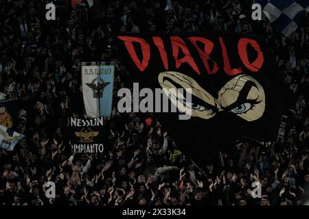 Roma, Italien. April 2024. Fans Lazio während des Halbfinalspiels des italienischen Pokalspiels zwischen Lazio und Juventus im Olympiastadion Roms, Italien - Dienstag, 23. April 2024 - Sport Soccer ( Foto: Alfredo Falcone/LaPresse ) Credit: LaPresse/Alamy Live News Stockfoto