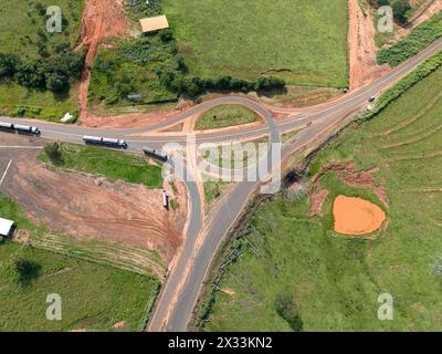 Itaja, Goias, Brasilien - 04 16 2024: Autobahnkreuzung in Itaja Goias Stockfoto