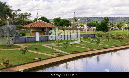 Itaja, Goias, Brasilien 04 10 2024: Luftbild des natürlichen Natursees der Stadt itaja Stockfoto