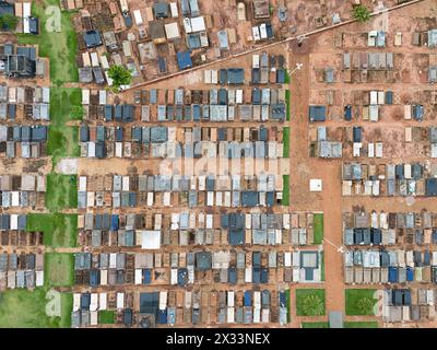 Itaja, Goias, Brasilien - 04 13 2024: Luftbild des städtischen Friedhofs von itaja goias Stockfoto