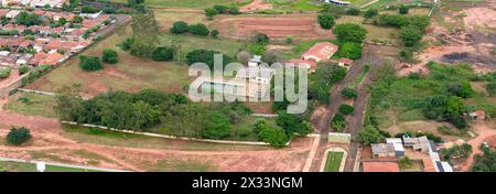 Itaja, Goias, Brasilien - 04 13 2024: Luftbild des Itaja Turis Clube Panoramas Stockfoto