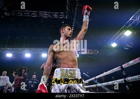 24. April 2024; Hordern Pavilion, Sydney, NSW, Australien: Australian Super Welterweight Title, Nikita Tszyu gegen Danilo Creati; Danilo Creati würdigt die Menge vor dem Kampf Stockfoto