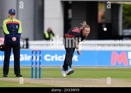 24. April 2024; Emirates Old Trafford, Manchester, England: Rachael Heyhoe Flint Trophy Cricket, Lancashire Thunder versus Sunrisers; Nicola Hancock von Sunrisers in Bowlingspiel Stockfoto
