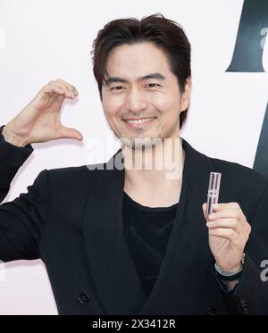 Seoul, Südkorea. April 2024. Der südkoreanische Schauspieler Lee Jin-wook nimmt am 24. April 2024 an einem Fotobesuch für den Yves Saint Laurent Beaute Pop-up Store in Seoul Teil. (Foto: Lee Young-HO/SIPA USA) Credit: SIPA USA/Alamy Live News Stockfoto