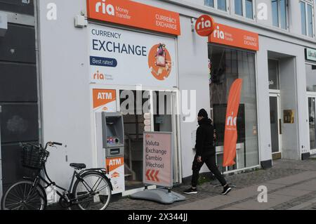 Kopenhagen/Dänemark/24. April 2024/Wechselstube von Ria für Geldtransfers in dänischer Hauptstadt. Photo.Francis Joseph Dean/Dean Bilder sind nicht für kommerzielle Zwecke bestimmt Stockfoto